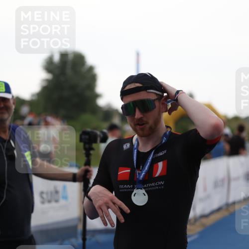 22.06.2025 - Viking Triathlon Yannick Fuchs http://msf.ph/oto/8077046 22.06.2025 16:25:57 Ziel  meine-sportfotos.de