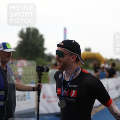 22.06.2025 - Viking Triathlon Yannick Fuchs http://msf.ph/oto/8077055 22.06.2025 16:25:59 Ziel  meine-sportfotos.de
