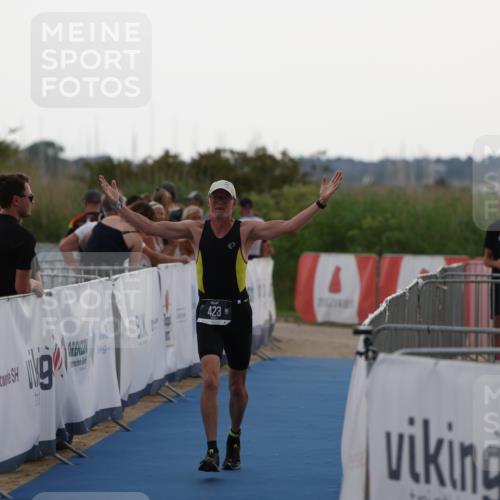 22.06.2025 - Viking Triathlon Yannick Fuchs http://msf.ph/oto/8077069 22.06.2025 16:26:12 Ziel 423 meine-sportfotos.de