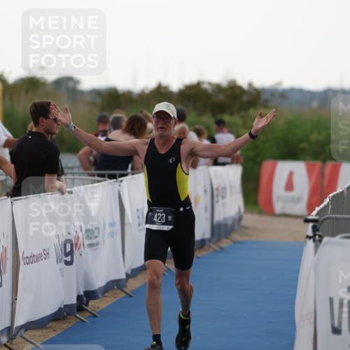 22.06.2025 - Viking Triathlon Yannick Fuchs http://msf.ph/oto/8077078 22.06.2025 16:26:13 Ziel 423 meine-sportfotos.de