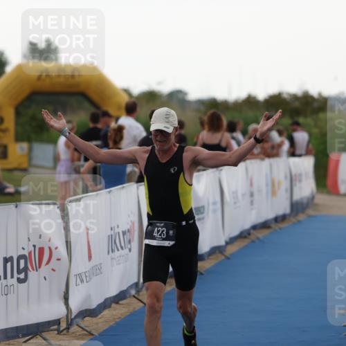22.06.2025 - Viking Triathlon Yannick Fuchs http://msf.ph/oto/8077097 22.06.2025 16:26:15 Ziel 423 meine-sportfotos.de