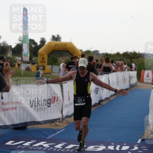 22.06.2025 - Viking Triathlon Yannick Fuchs http://msf.ph/oto/8077106 22.06.2025 16:26:15 Ziel 423 meine-sportfotos.de