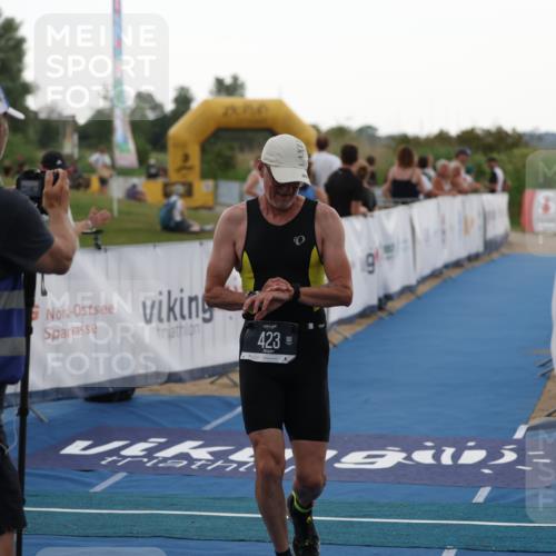 22.06.2025 - Viking Triathlon Yannick Fuchs http://msf.ph/oto/8077114 22.06.2025 16:26:16 Ziel 423 meine-sportfotos.de
