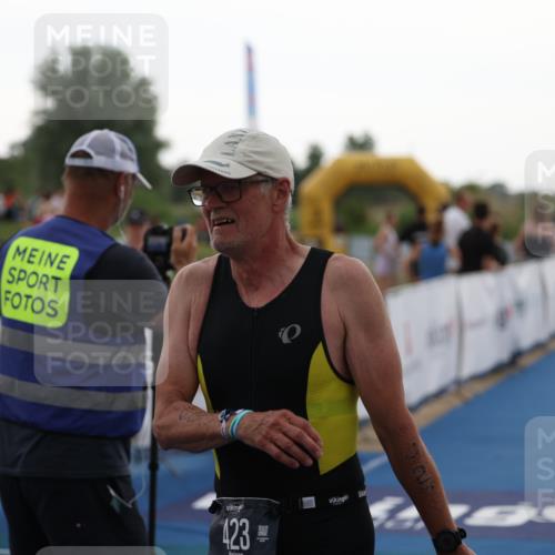 22.06.2025 - Viking Triathlon Yannick Fuchs http://msf.ph/oto/8077121 22.06.2025 16:26:19 Ziel 423 meine-sportfotos.de