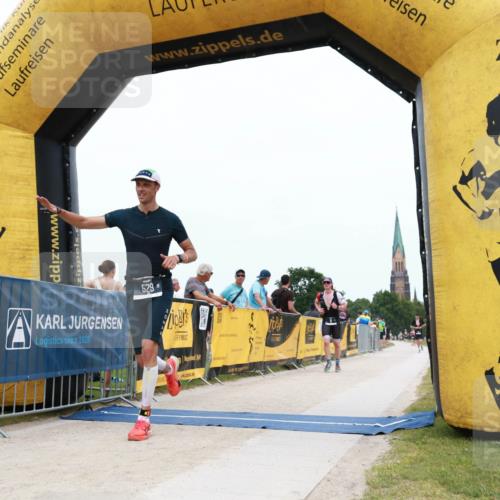 22.06.2025 - Viking Triathlon H.Heesch http://msf.ph/oto/8077141 22.06.2025 15:02:32 Laufen 8, 127, 529 meine-sportfotos.de
