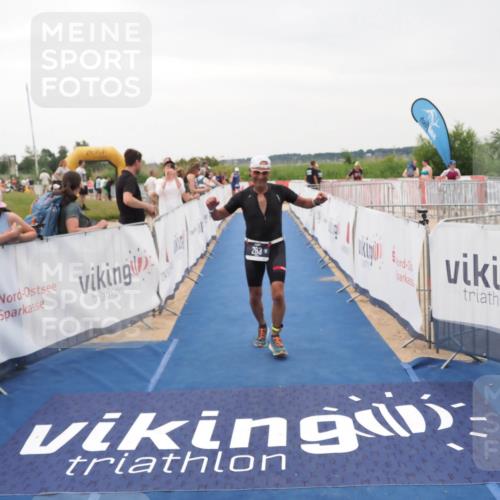 22.06.2025 - Viking Triathlon MichiJ http://msf.ph/oto/8077145 22.06.2025 16:02:38 Ziel 283 meine-sportfotos.de