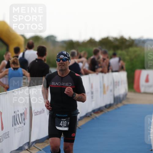 22.06.2025 - Viking Triathlon Yannick Fuchs http://msf.ph/oto/8077160 22.06.2025 16:26:35 Ziel 410 meine-sportfotos.de