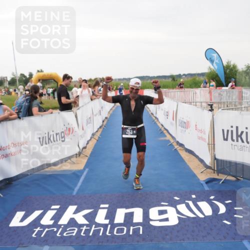 22.06.2025 - Viking Triathlon MichiJ http://msf.ph/oto/8077163 22.06.2025 16:02:39 Ziel 102, 283 meine-sportfotos.de