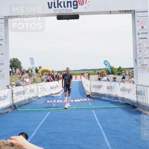 22.06.2025 - Viking Triathlon MichiJ http://msf.ph/oto/8077172 22.06.2025 14:03:27 Ziel 557 meine-sportfotos.de