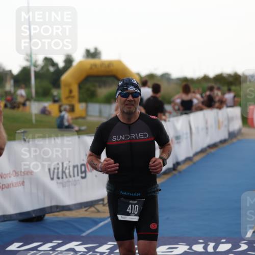 22.06.2025 - Viking Triathlon Yannick Fuchs http://msf.ph/oto/8077180 22.06.2025 16:26:37 Ziel 410 meine-sportfotos.de