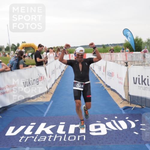 22.06.2025 - Viking Triathlon MichiJ http://msf.ph/oto/8077199 22.06.2025 16:02:39 Ziel 102, 283 meine-sportfotos.de