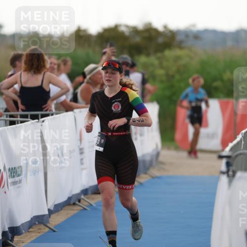 22.06.2025 - Viking Triathlon Yannick Fuchs http://msf.ph/oto/8077201 22.06.2025 16:26:44 Ziel 379 meine-sportfotos.de