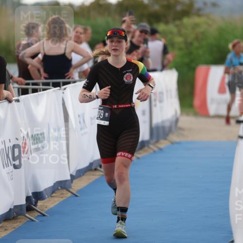 22.06.2025 - Viking Triathlon Yannick Fuchs http://msf.ph/oto/8077206 22.06.2025 16:26:44 Ziel 379 meine-sportfotos.de