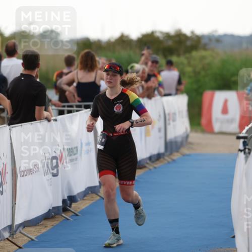 22.06.2025 - Viking Triathlon Yannick Fuchs http://msf.ph/oto/8077212 22.06.2025 16:26:44 Ziel 379 meine-sportfotos.de