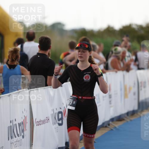22.06.2025 - Viking Triathlon Yannick Fuchs http://msf.ph/oto/8077221 22.06.2025 16:26:45 Ziel 379 meine-sportfotos.de