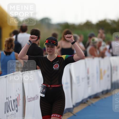 22.06.2025 - Viking Triathlon Yannick Fuchs http://msf.ph/oto/8077226 22.06.2025 16:26:45 Ziel 379 meine-sportfotos.de