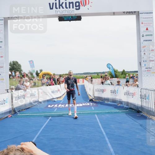 22.06.2025 - Viking Triathlon MichiJ http://msf.ph/oto/8077239 22.06.2025 14:03:28 Ziel 557 meine-sportfotos.de