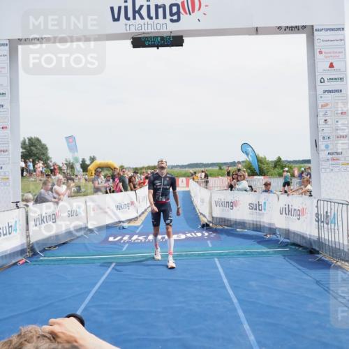 22.06.2025 - Viking Triathlon MichiJ http://msf.ph/oto/8077253 22.06.2025 14:03:28 Ziel 557 meine-sportfotos.de
