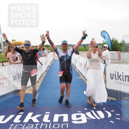 22.06.2025 - Viking Triathlon MichiJ http://msf.ph/oto/8077296 22.06.2025 15:54:47 Ziel 530, 627 meine-sportfotos.de