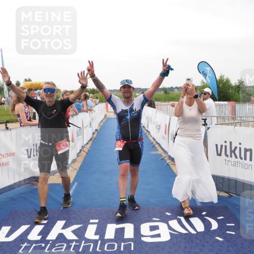 22.06.2025 - Viking Triathlon MichiJ http://msf.ph/oto/8077307 22.06.2025 15:54:47 Ziel 530, 627 meine-sportfotos.de