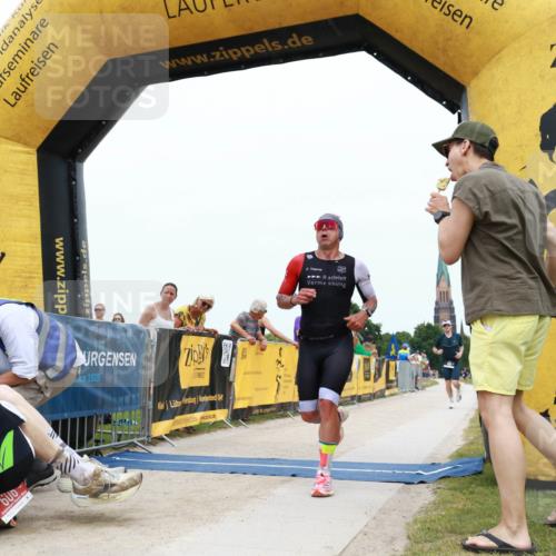 22.06.2025 - Viking Triathlon H.Heesch http://msf.ph/oto/8077357 22.06.2025 15:05:31 Laufen 491, 492 meine-sportfotos.de