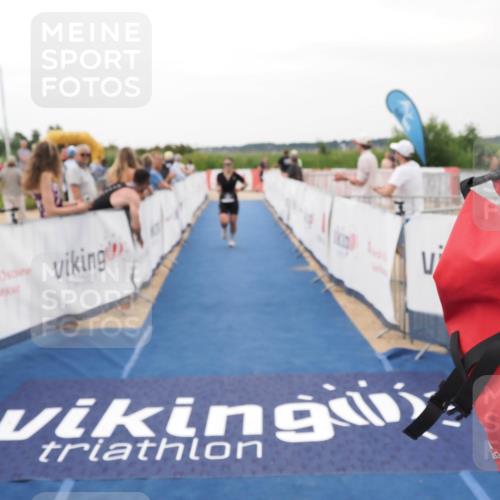 22.06.2025 - Viking Triathlon MichiJ http://msf.ph/oto/8077414 22.06.2025 15:54:51 Ziel 530, 627 meine-sportfotos.de