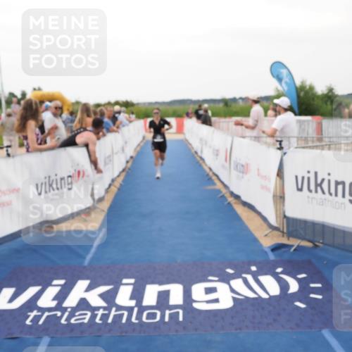 22.06.2025 - Viking Triathlon MichiJ http://msf.ph/oto/8077435 22.06.2025 15:54:52 Ziel 530, 627 meine-sportfotos.de