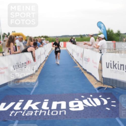 22.06.2025 - Viking Triathlon MichiJ http://msf.ph/oto/8077455 22.06.2025 15:54:52 Ziel 530, 627 meine-sportfotos.de