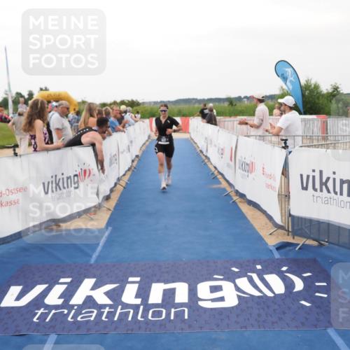 22.06.2025 - Viking Triathlon MichiJ http://msf.ph/oto/8077486 22.06.2025 15:54:52 Ziel 530, 627 meine-sportfotos.de