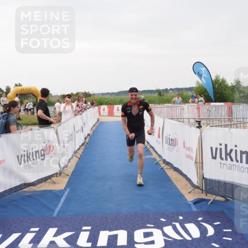 22.06.2025 - Viking Triathlon MichiJ http://msf.ph/oto/8077492 22.06.2025 16:02:46 Ziel 102 meine-sportfotos.de