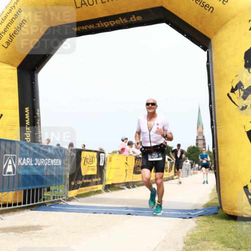 22.06.2025 - Viking Triathlon H.Heesch http://msf.ph/oto/8077576 22.06.2025 15:15:59 Laufen 205 meine-sportfotos.de