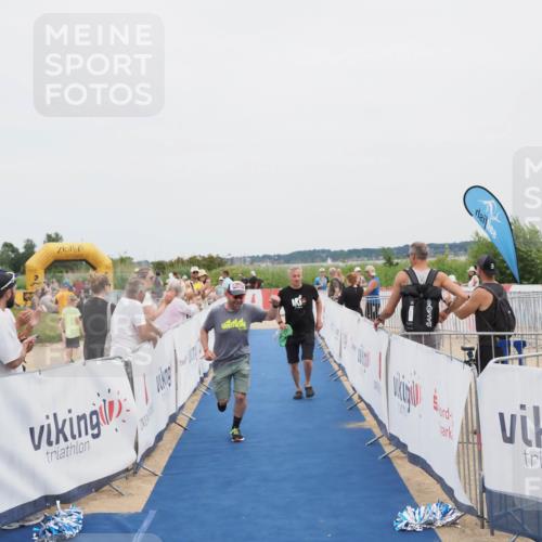 22.06.2025 - Viking Triathlon MichiJ http://msf.ph/oto/8077829 22.06.2025 14:36:03 Ziel 620 meine-sportfotos.de