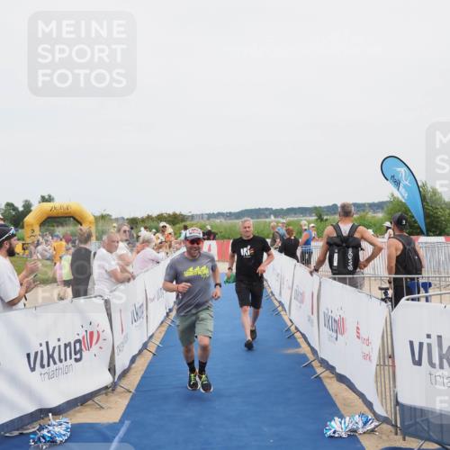 22.06.2025 - Viking Triathlon MichiJ http://msf.ph/oto/8077872 22.06.2025 14:36:03 Ziel 620 meine-sportfotos.de