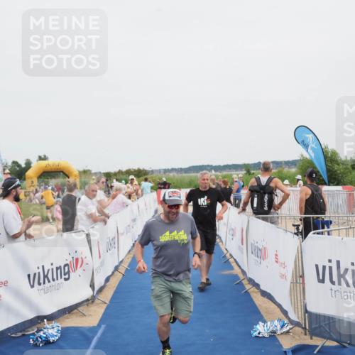 22.06.2025 - Viking Triathlon MichiJ http://msf.ph/oto/8077918 22.06.2025 14:36:04 Ziel 620 meine-sportfotos.de