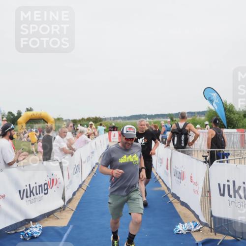 22.06.2025 - Viking Triathlon MichiJ http://msf.ph/oto/8077929 22.06.2025 14:36:04 Ziel 620 meine-sportfotos.de