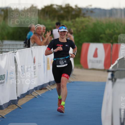 22.06.2025 - Viking Triathlon Yannick Fuchs http://msf.ph/oto/8077946 22.06.2025 16:30:43 Ziel 165 meine-sportfotos.de