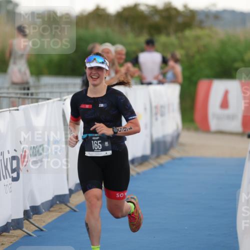 22.06.2025 - Viking Triathlon Yannick Fuchs http://msf.ph/oto/8077955 22.06.2025 16:30:44 Ziel 165 meine-sportfotos.de
