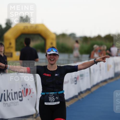 22.06.2025 - Viking Triathlon Yannick Fuchs http://msf.ph/oto/8077979 22.06.2025 16:30:46 Ziel 165 meine-sportfotos.de