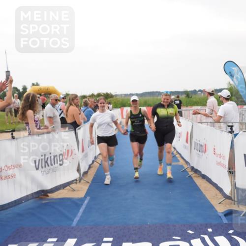 22.06.2025 - Viking Triathlon MichiJ http://msf.ph/oto/8078020 22.06.2025 15:55:08 Ziel 636 meine-sportfotos.de