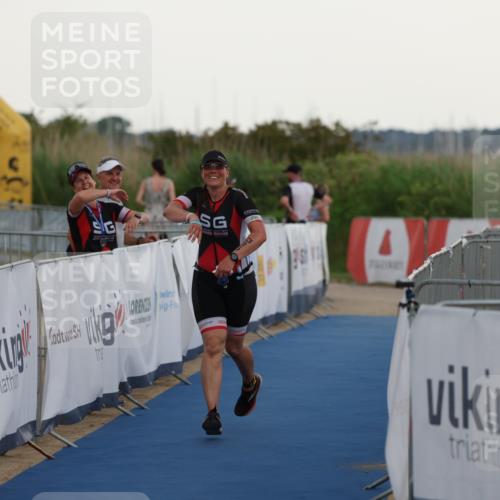 22.06.2025 - Viking Triathlon Yannick Fuchs http://msf.ph/oto/8078043 22.06.2025 16:31:42 Ziel 315 meine-sportfotos.de