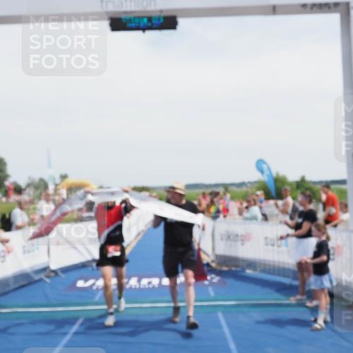 22.06.2025 - Viking Triathlon MichiJ http://msf.ph/oto/8078072 22.06.2025 14:09:47 Ziel 641 meine-sportfotos.de