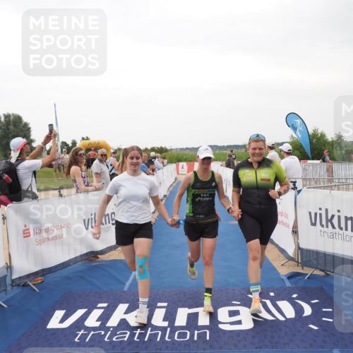 22.06.2025 - Viking Triathlon MichiJ http://msf.ph/oto/8078108 22.06.2025 15:55:09 Ziel 636 meine-sportfotos.de