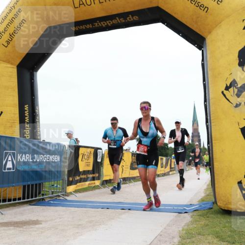 22.06.2025 - Viking Triathlon H.Heesch http://msf.ph/oto/8078157 22.06.2025 15:25:26 Laufen 97, 427, 467, 605 meine-sportfotos.de