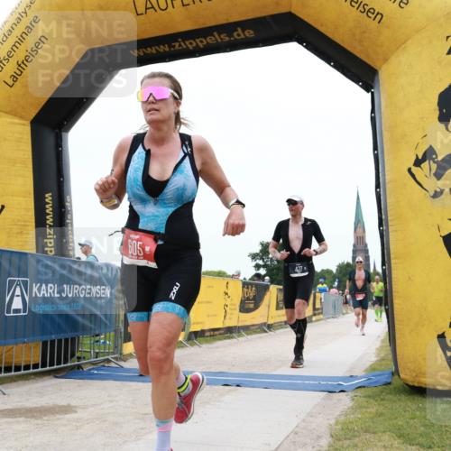 22.06.2025 - Viking Triathlon H.Heesch http://msf.ph/oto/8078160 22.06.2025 15:25:27 Laufen 97, 427, 467, 605, 625 meine-sportfotos.de