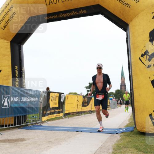 22.06.2025 - Viking Triathlon H.Heesch http://msf.ph/oto/8078178 22.06.2025 15:25:29 Laufen 97, 427, 467, 605, 625 meine-sportfotos.de