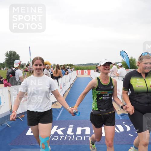 22.06.2025 - Viking Triathlon MichiJ http://msf.ph/oto/8078180 22.06.2025 15:55:10 Ziel 636 meine-sportfotos.de
