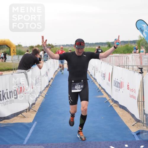 22.06.2025 - Viking Triathlon MichiJ http://msf.ph/oto/8078247 22.06.2025 16:03:03 Ziel 403, 650 meine-sportfotos.de