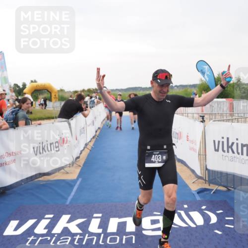22.06.2025 - Viking Triathlon MichiJ http://msf.ph/oto/8078313 22.06.2025 16:03:04 Ziel 403, 650 meine-sportfotos.de