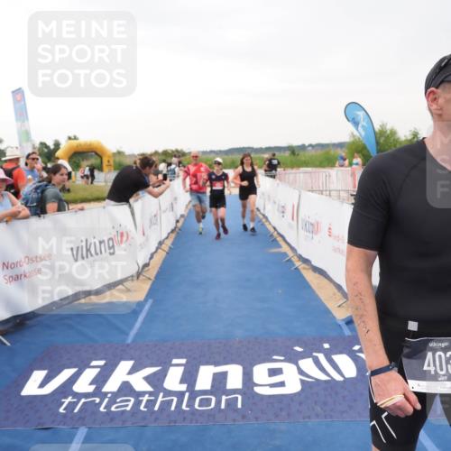 22.06.2025 - Viking Triathlon MichiJ http://msf.ph/oto/8078371 22.06.2025 16:03:05 Ziel 403, 650 meine-sportfotos.de