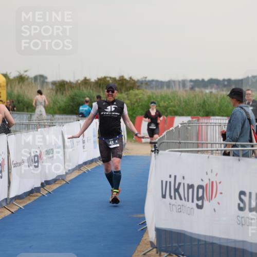 22.06.2025 - Viking Triathlon Yannick Fuchs http://msf.ph/oto/8078475 22.06.2025 16:36:46 Ziel 48 meine-sportfotos.de
